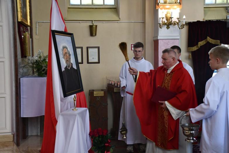 Relikwie patrona Polski w Turowie. Wspólnota parafialna zawierzona św. Andrzejowi Boboli