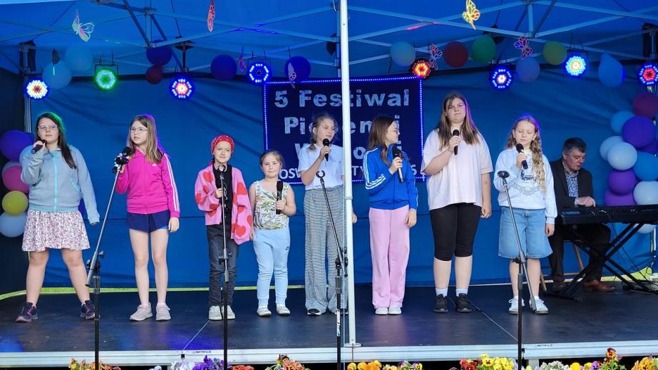 „Piosenka to radość, która łączy ludzi” – Festiwal Piosenki Wesołej w Zalutyniu