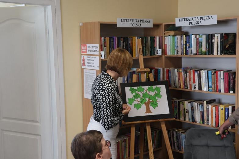 Głośne czytanie ma moc. Jesienne spotkanie w parczewskiej bibliotece